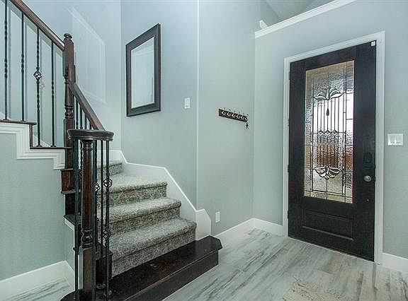 2nd image of 4067 Monument Ln