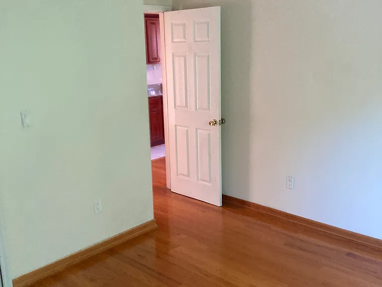 Jewel Ave — Photo 5