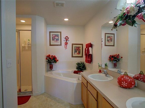 5th image of 214 Bromwich Dr