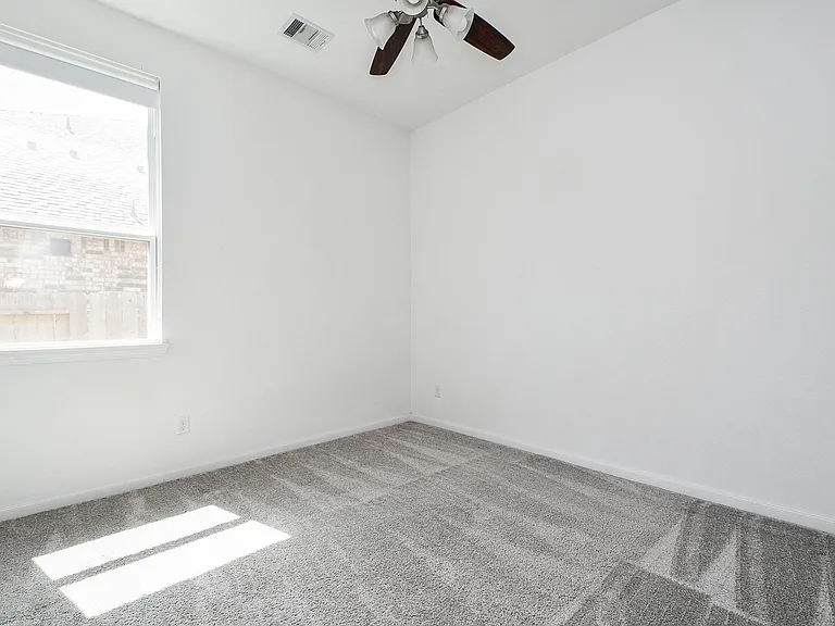8215 Longear Ln — Photo 7