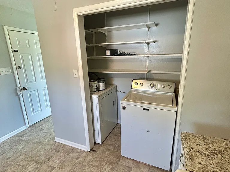 9470 Huggin Hollow Rd #2 — Photo 4