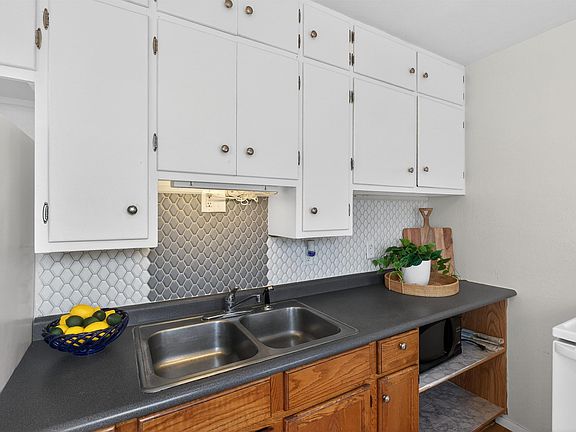 5th image of 3121 Gilbertville Rd