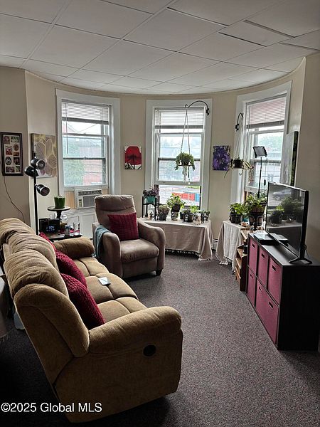 3rd image of 219 Green Street