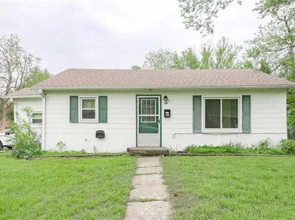 205 E Pacific St, Holden, MO 64040