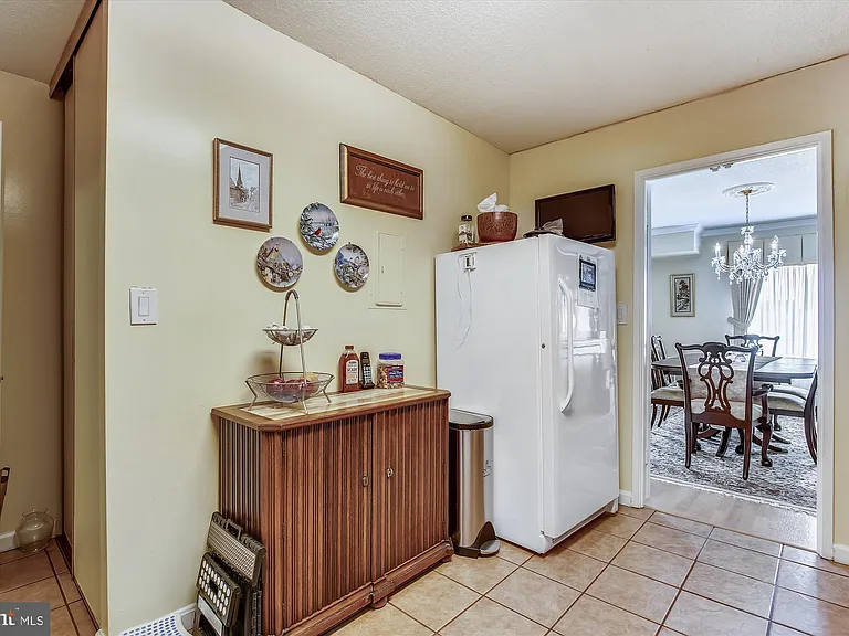 8360 Greensboro Dr #712 — Photo 12