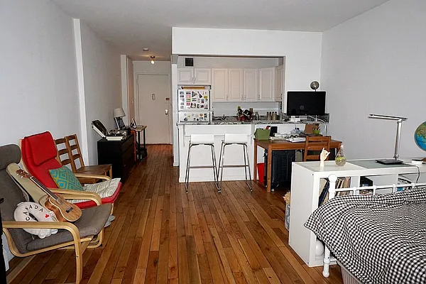 Rented by Level Group | media 11