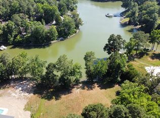 4 Tom Morris Dr, Weems, VA 22576