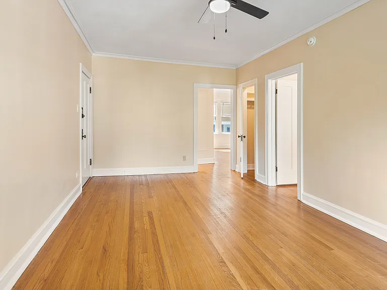 1923 W Estes Ave #2S — Photo 6