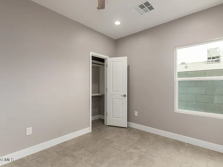 2336 E Harvard St #B — Photo 13