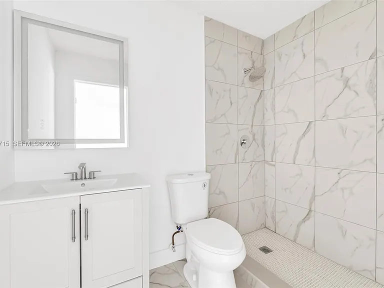 1611 NE 50th Ct #4 — Photo 10