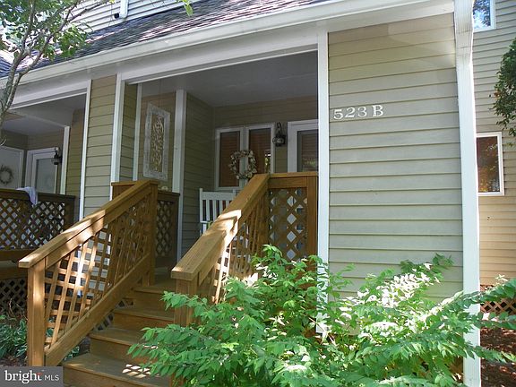 2nd image of 523-523 Spinnaker Ct #B