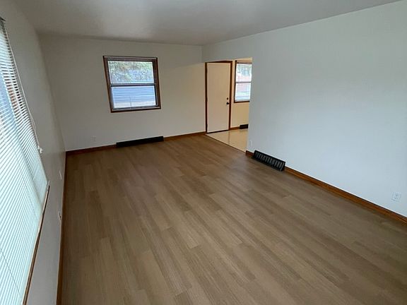 3rd image of 2935 Leslie Ln #2935
