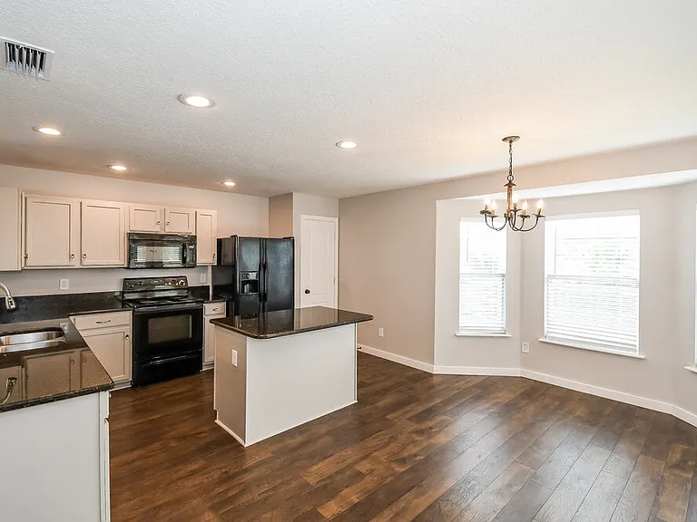 2139 Fresco Dr — Photo 10