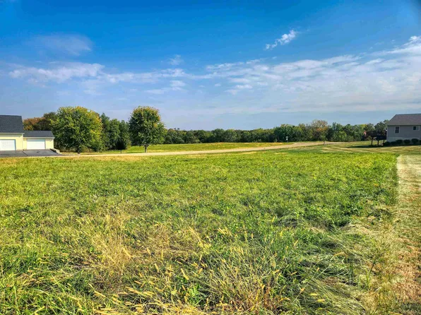 17-5 Whitewater Dr, Lanark, IL 61046