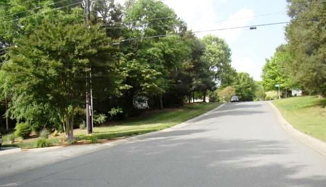 2nd image of 2000 Flint Glenn Ln