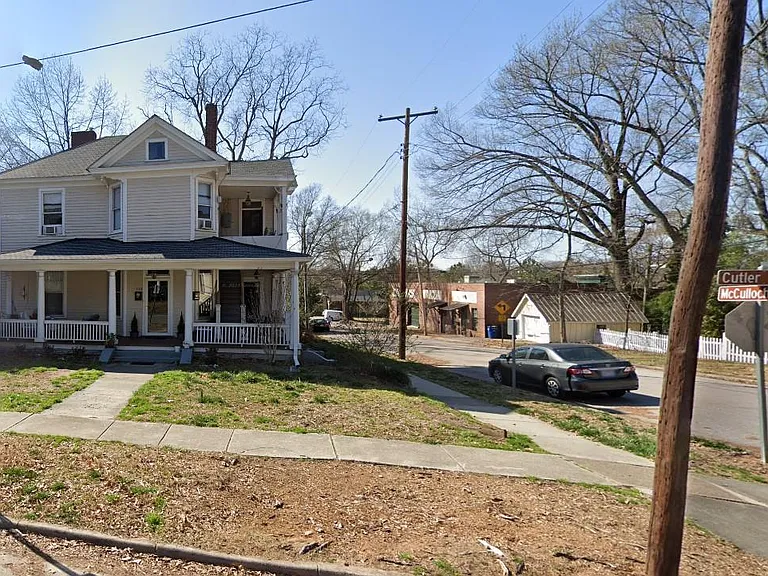 402 Cutler St — Photo 1