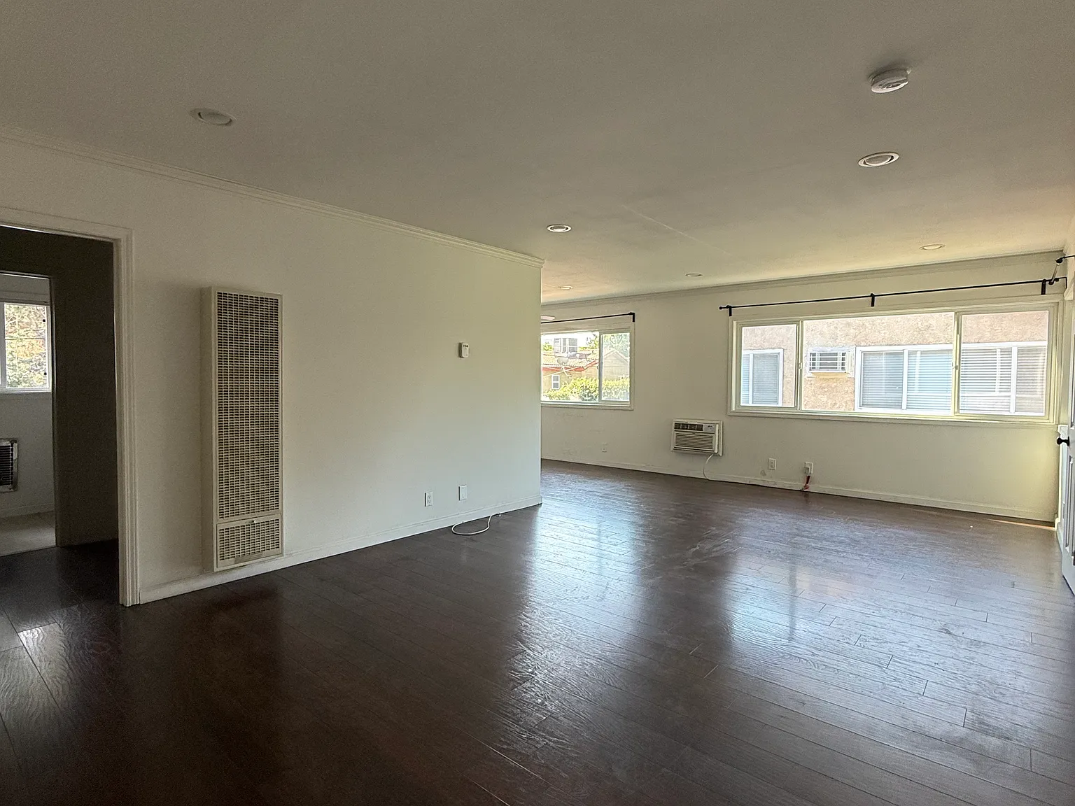 Studio, 550 sqft, $1,750 — Photo 2