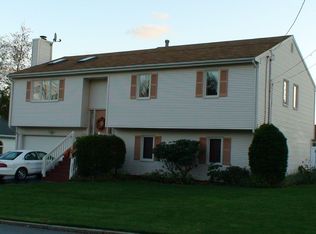3 Eva Ln, Cranston, RI 02921