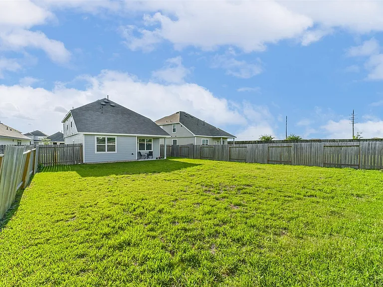 4907 Luke Mathew Dr — Photo 36
