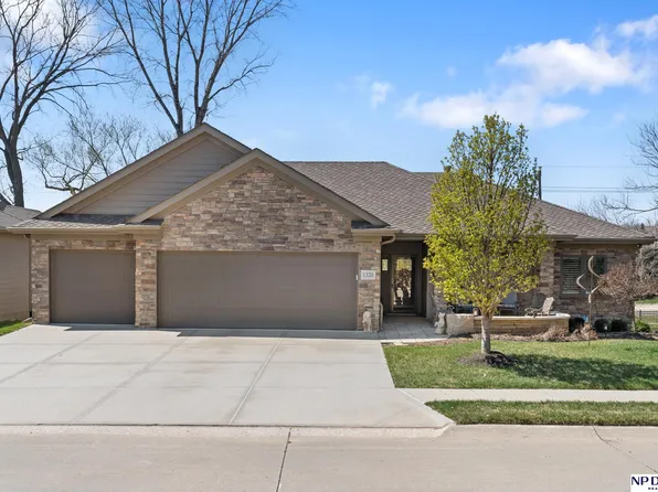 1320 S 190th Plz, Omaha, NE 68130