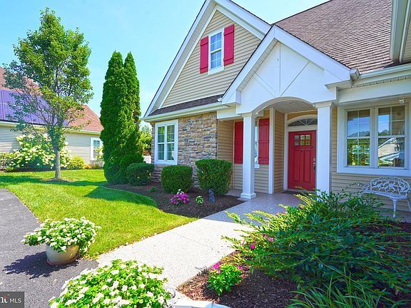 4th image of 23855 Betsy Ross Ln