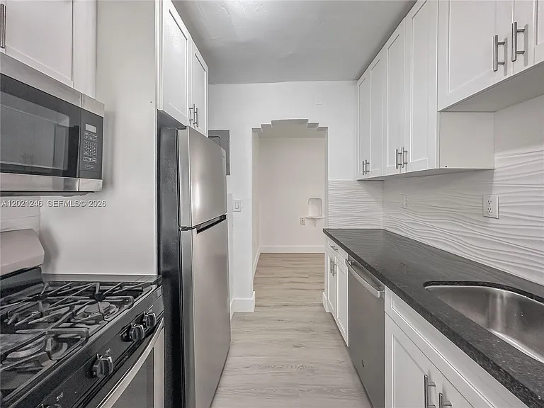 955 Bay Dr #2 — Photo 8