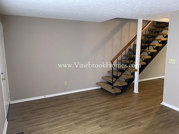 3rd image of 7773 Mount Hood Dr