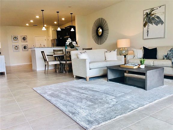 3rd image of 3863 Plainview Dr