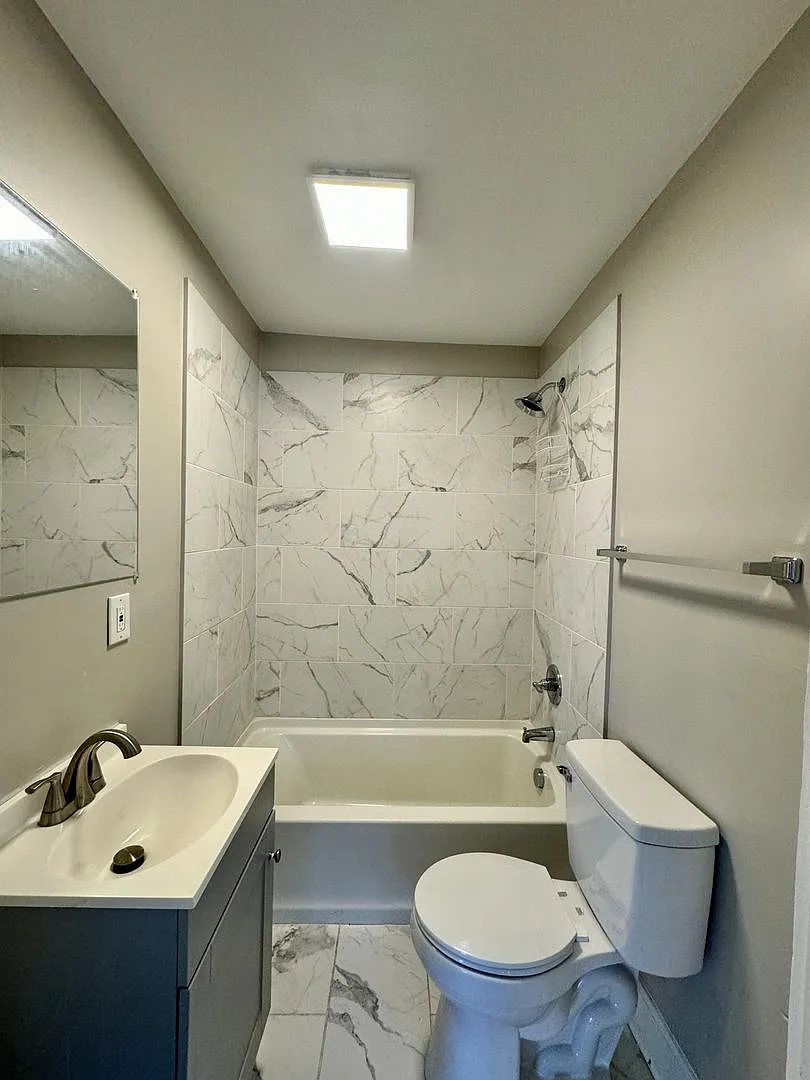1 Bedroom Duplex! — Photo 4