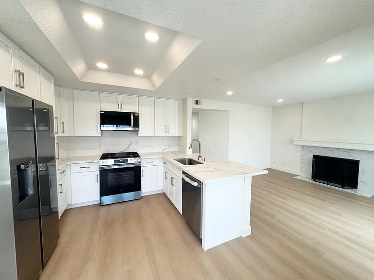 3413 Caseras Dr — Photo 8