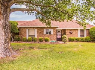 107 Quail Run Ct, Red Oak, TX 75154