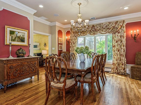 3rd image of 34 Fernwood Ln