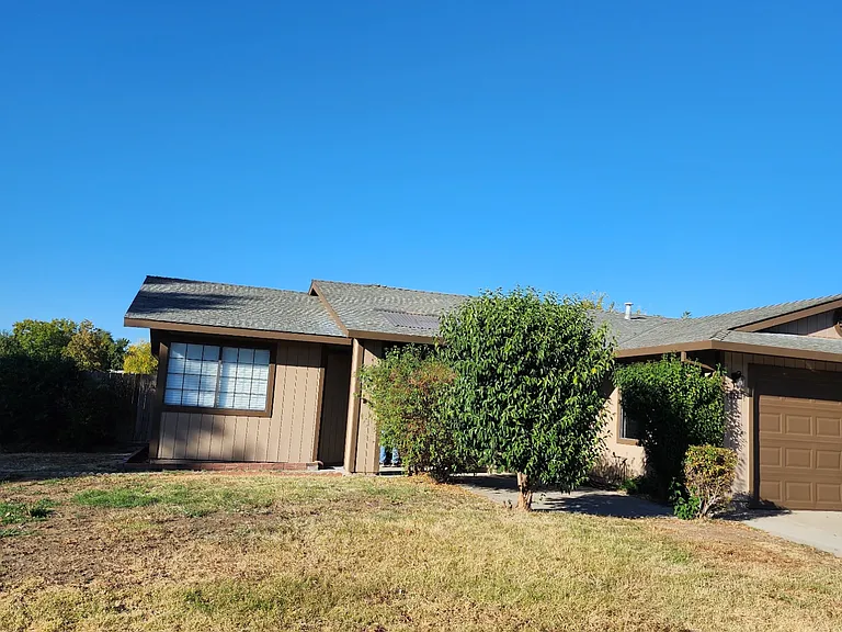 7112 Hayward Dr — Photo 1
