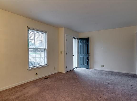 4th image of 7269 Green Meadows Ln