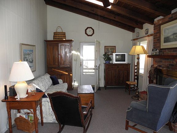 4th image of 272 Dogwood Dr