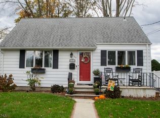 80 Perrin Ave, Pompton Lakes, NJ 07442