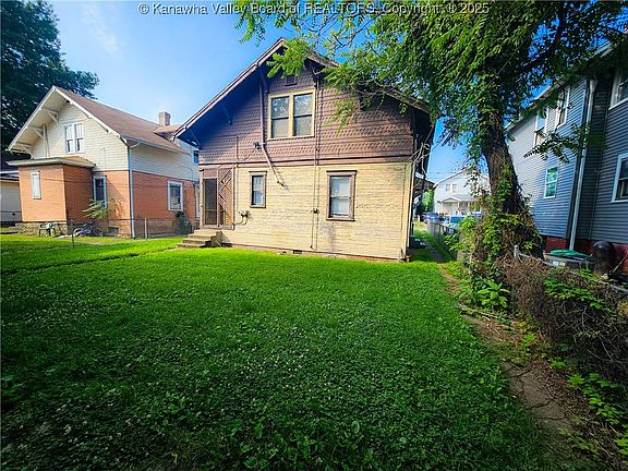 4th image of 1006 1st Ave