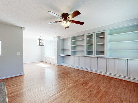 4th image of 1001 Pointe Trace Dr