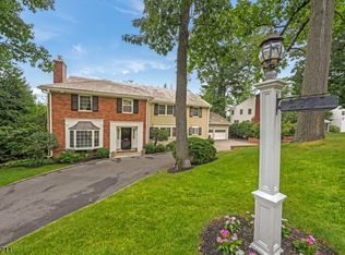 18 Kings Hill Ct, Summit City, NJ 07901