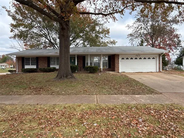 2873 Firelight Dr, Saint Louis, MO 63129