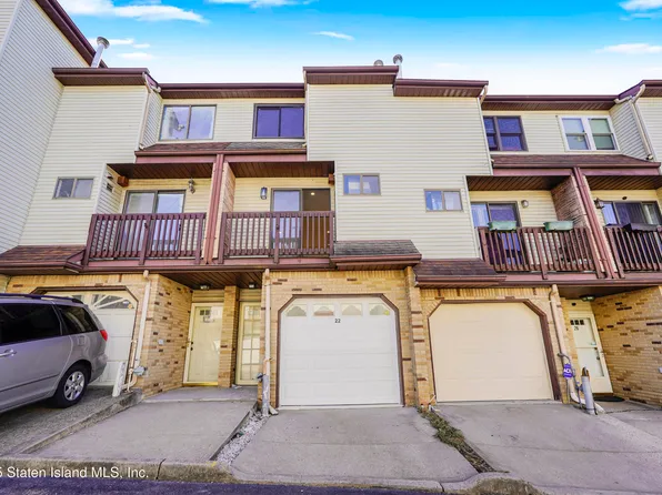 22 Eric Ln, Staten Island, NY 10308