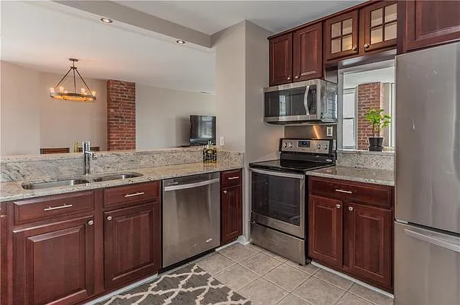 110 E Washington St #601 — Photo 9