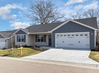 10 E Persimmon Dr, Hamilton, OH 45013