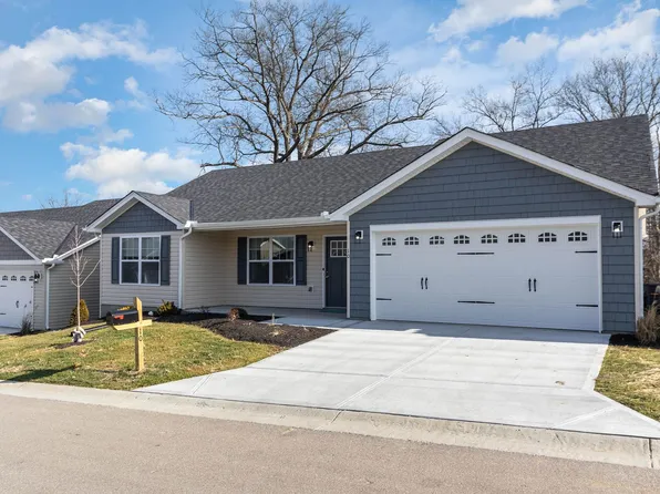 10 E Persimmon Dr, Hamilton, OH 45013