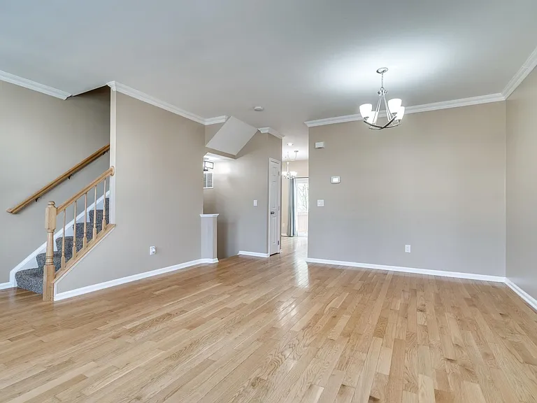 6412 Warren Point Ct — Photo 8