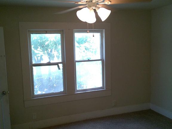5th image of 1122 N Elmendorf St