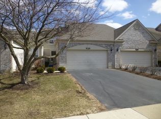 936 Heathrow Ln, Naperville, IL 60540