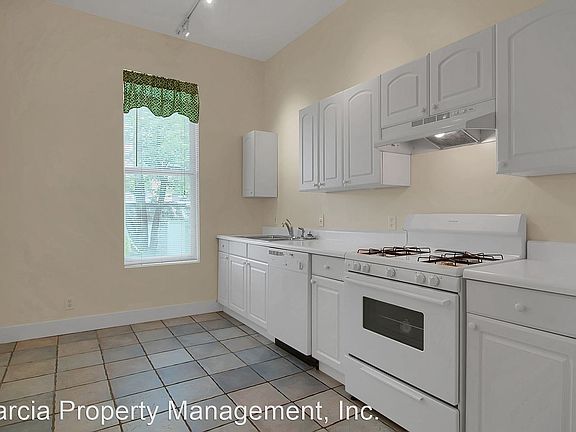 3rd image of 2919 Wisconsin Ave
