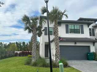 7662 Rockefeller Dr, Naples, FL 34119