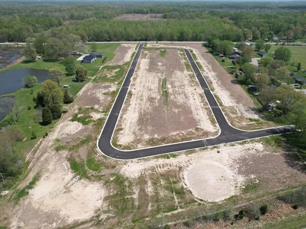 43 Sandhill Dr, Seymour, IN 47274